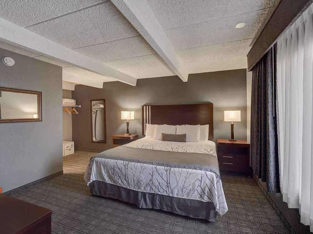 Eastland Suites Hotel & Confer Urbana Room photo